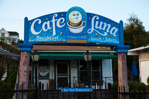 Cafe Luna